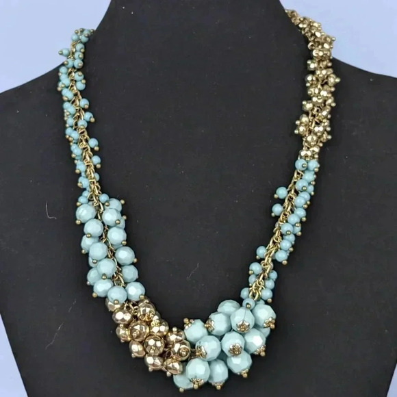 (2/$20) Kim & Co Asymmetrical Statement Necklace - Picture 3 of 6